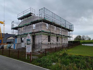 Flair 180 Duo mit Gerüst im Bau