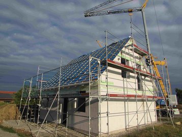 Dach wird gebaut
