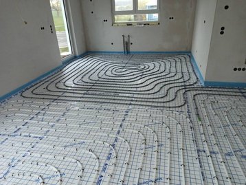 Unfertige Fußbodenheizung