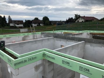 Erdgeschoss eines unfertigen Hauses