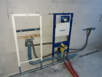 Anschlüsse für ein Klo