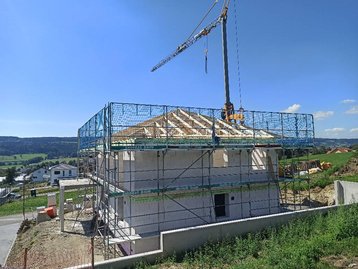 Rohbau mit Dachstuhl