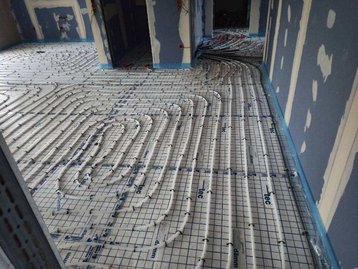 Installation einer Fußbodenheizung