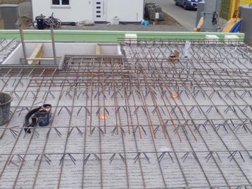 Metallstäbe auf Hausdecke