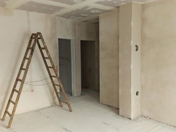 Leiter in einem Raum