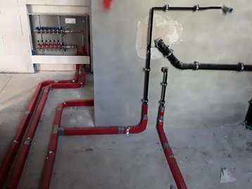 Rohinstallationen in einem Neubau