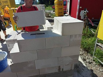 Maurer bei der Arbeit