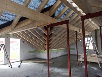 Unfertiges Dach von innen