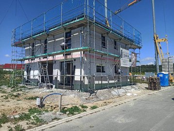 Flair 152 im Bau mit Gerüst