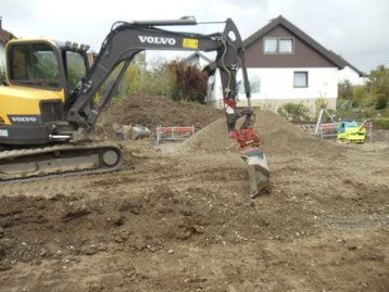 Bagger auf einem Baugrundstück