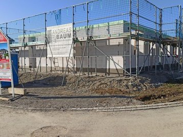 Baustelle mit Gerüst