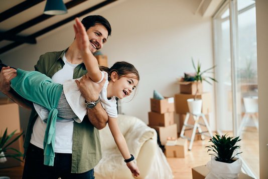 familie-29-umzug-haus-wohnung-kartons-14 Spaß in der Familie