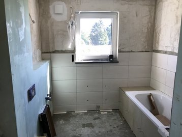halb fertiges Badezimmer