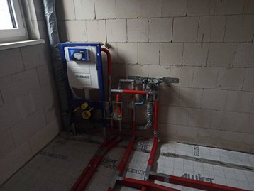 Rohinstallationen in einem Neubau