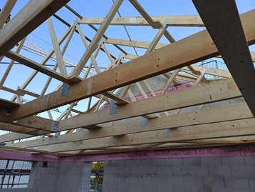 ungedeckter Dachstuhl