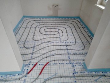 Unfertige Fußbodenheizung
