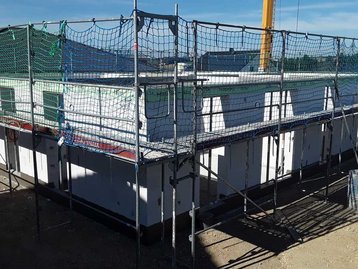 Baustelle mit dem Erdgeschoss eines Hauses