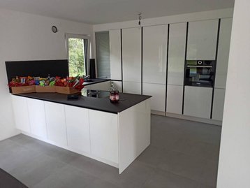 Küche mit Kücheninsel