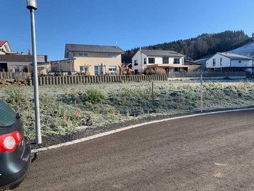 Wiese als Baugrundstück