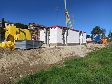 Rohbau eines Hauses von außen