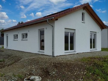 Ein fertiges Bungalow 100